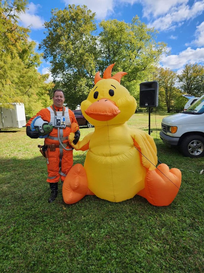 Bloodfin's tweet photo. This past Saturday (10/8/22) the Bloodfin Garrison teamed up with @MosEspaBase and Taakure Clan for Kiwanis Duck-Splash.
#501st #501st #rebellegion #mandalorianmercs #Taakureclan #mosespabase #starwarsIndiana https://t.co/NdozILsIcq
