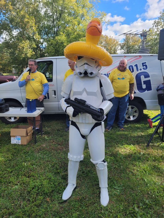 Bloodfin's tweet photo. This past Saturday (10/8/22) the Bloodfin Garrison teamed up with @MosEspaBase and Taakure Clan for Kiwanis Duck-Splash.
#501st #501st #rebellegion #mandalorianmercs #Taakureclan #mosespabase #starwarsIndiana https://t.co/NdozILsIcq