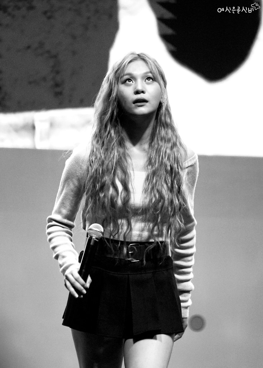 흑백 오무지~💖💞
#엄지 #UMJI #비비지 #VIVIZ_LOVEADE #viviz #여신은곧신비 #221008 #청춘커피페스티벌 #러브에이드 #LOVEADE <a href="/VIVIZ_official/">VIVIZ</a>