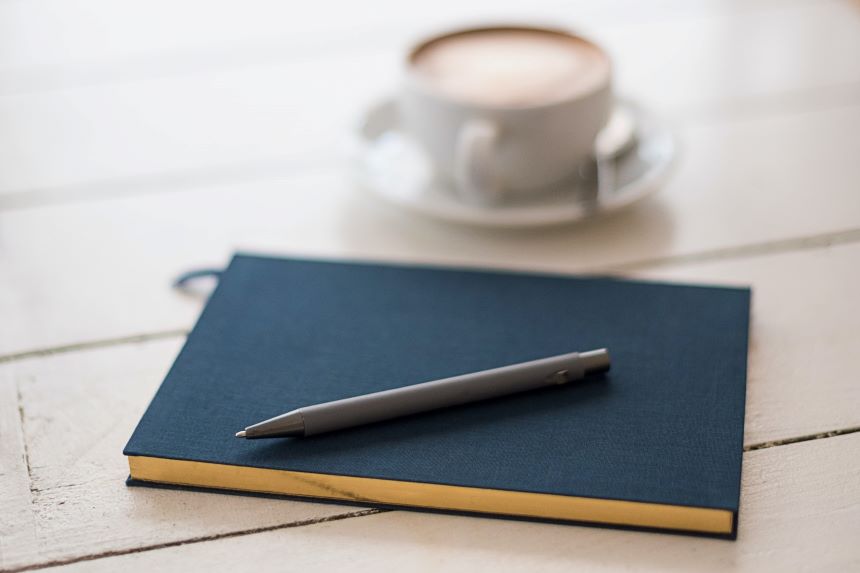 "Chatbots are essential, or are becoming essential, for customer support &amp; sales". That is what 66% of our survey respondents said. 

bit.ly/3OGpXlH 
#chatbots #surveyresponses