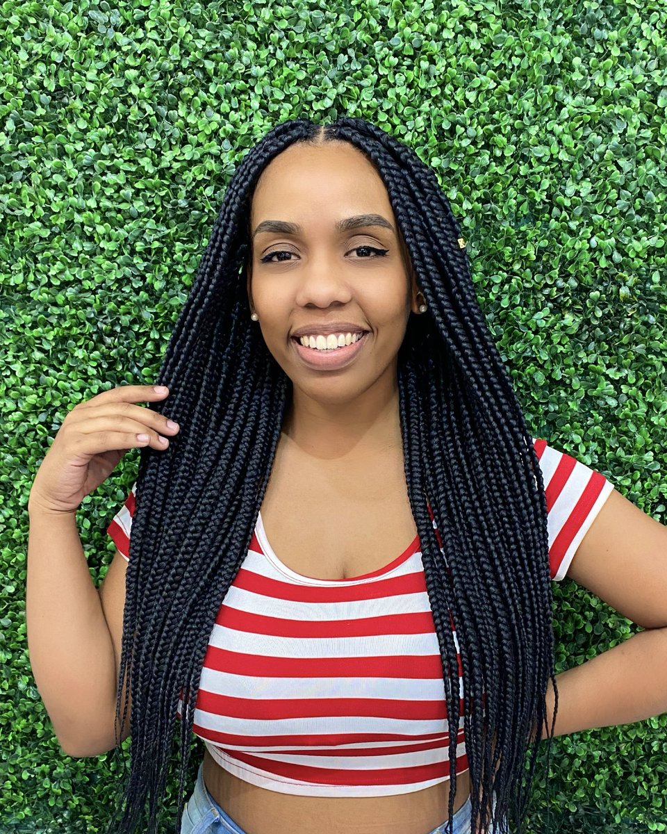 espacocrbeauty's tweet photo. A queridinha de vocês 😍

Serviço: Box braids
Tamanho: quadril 
Cor: 1 https://t.co/o5uYEEzDw7