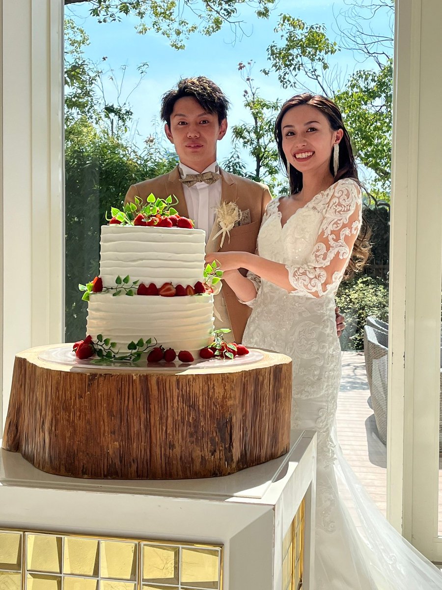 yyyyy_1015's tweet photo. 8/8
無事結婚式を迎えれました😌 https://t.co/Ogal0J3Aqh