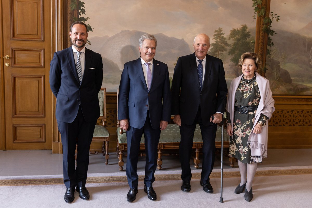 Thank you, Your Majesty King Harald V of Norway, Queen Sonja and Crown Prince Haakon for the warm reception and the thoughtful discussion.