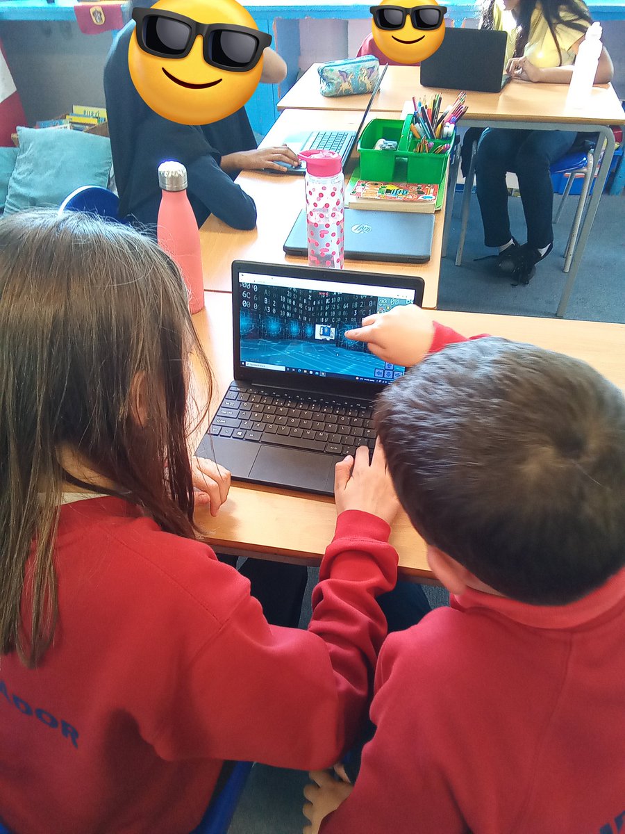 LaycockPrimary's tweet photo. #LaycockYearSix were learning about online safety in #LaycockComputing https://t.co/pQHm9ATQg4