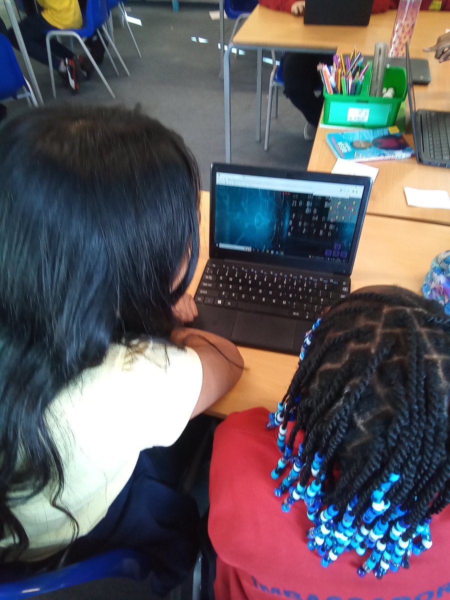 LaycockPrimary's tweet photo. #LaycockYearSix were learning about online safety in #LaycockComputing https://t.co/pQHm9ATQg4