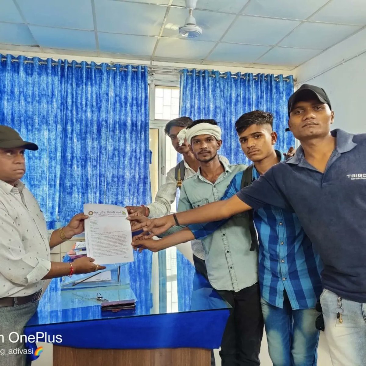 *हमारे शेर आदिवासी विधायक अनंतभाई पर नामर्द की औलादों ने हमला किया था उस  हमले की घटना में शामिल अपराधियों को तत्काल गिरफ्तारी और कड़ी सजा  हो इस  विषय  मे  BPVM कड़ाणा द्वारा आज मामलतदारश्री को आवेदनपत्र  दिया गया ।

#Istand_With_MlaAnantPatel 
<a href="/CMOGuj/">CMO Gujarat</a>
#Bpvm_mahisagar