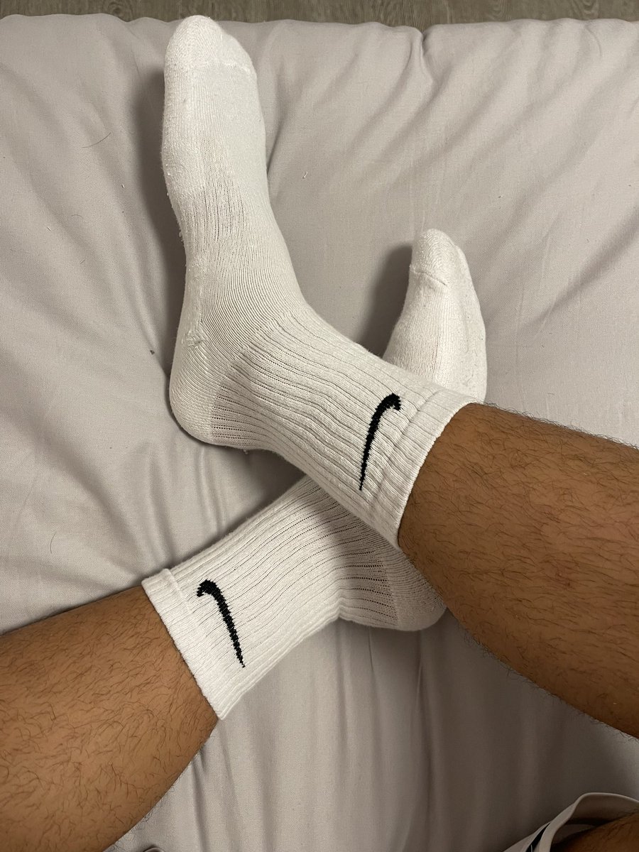Sa_Vers_'s tweet photo. Chi retwitta?👣 https://t.co/hzilbw8BM0