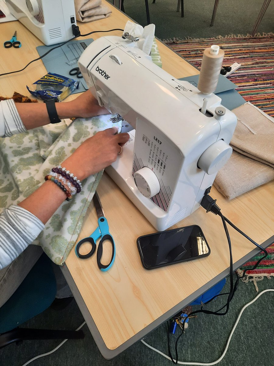 FamilyGroups1's tweet photo. Having fun with Helena at Sewing Class 😍 https://t.co/XqTCIjRO6x