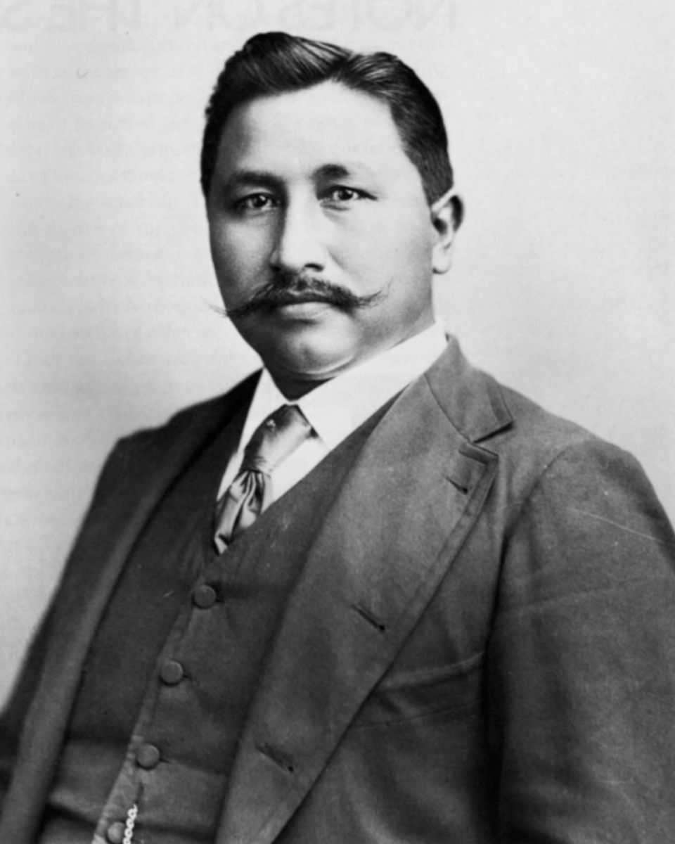 librarycongress's tweet photo. The Library has the largest body of early indigenous American music recordings in the U.S.: 10,000 wax cylinders of songs & stories. Those recorded by Francis La Flesche โ the first professional Native American ethnologist & a member of the Omaha Nation โ are among them. ๐งต https://t.co/NiwE4wpznQ
