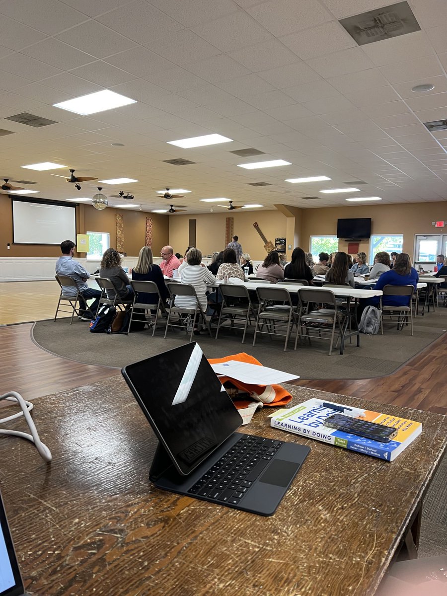 BigMarshallNat1's tweet photo. Matt Treadway leading our essential standards training! Great day for over 100 teachers and building leaders! #CommunityofCollaboration https://t.co/BtJO1wPFht