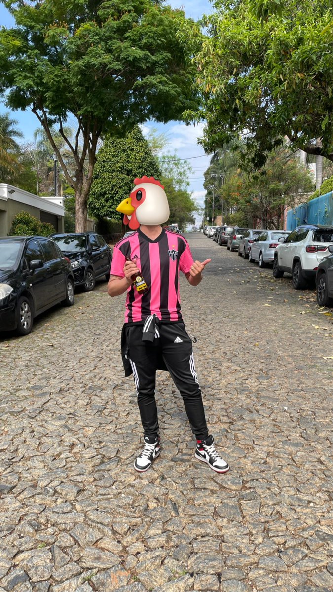 brollio's tweet photo. Meu agradecimento ao pessoal da @GaloCentro !
Camisa caiu bem demais 🐔🐔
@caladogalo @Danielgalosim https://t.co/AjHtn0FM07