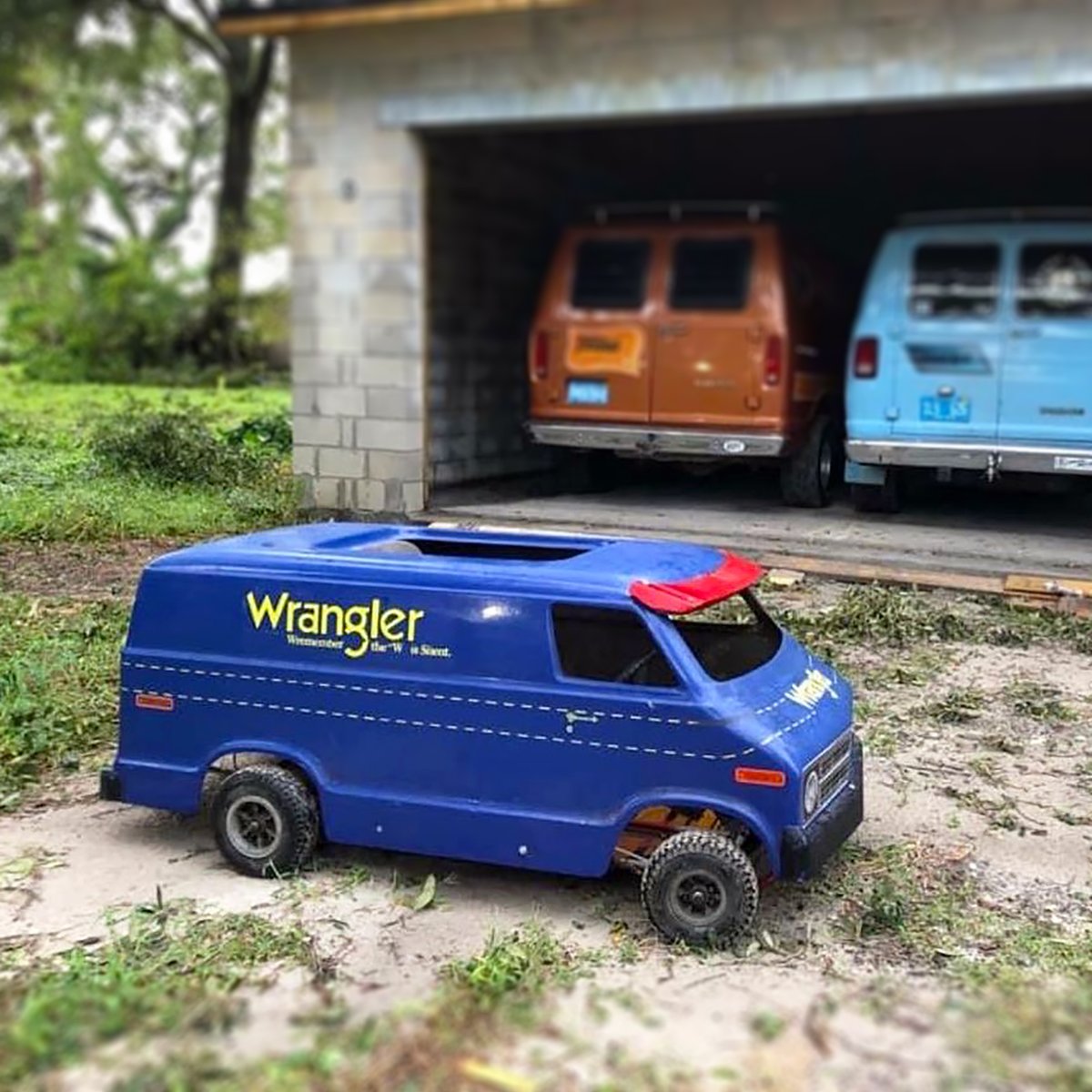 _VanCult_'s tweet photo. Happy Mini-VAN Monday!
..
#tagtheowner #tagtheminiVAN #tagthephotographer
..
#miniVANmonday #miniVAN #van #vanshit #customvan #gocart #boogievan #vannin #vanporn #vanlife #vanshit #miniVANshit #vancult #getinandgetiton #hashtag https://t.co/kD2Soc1hZU