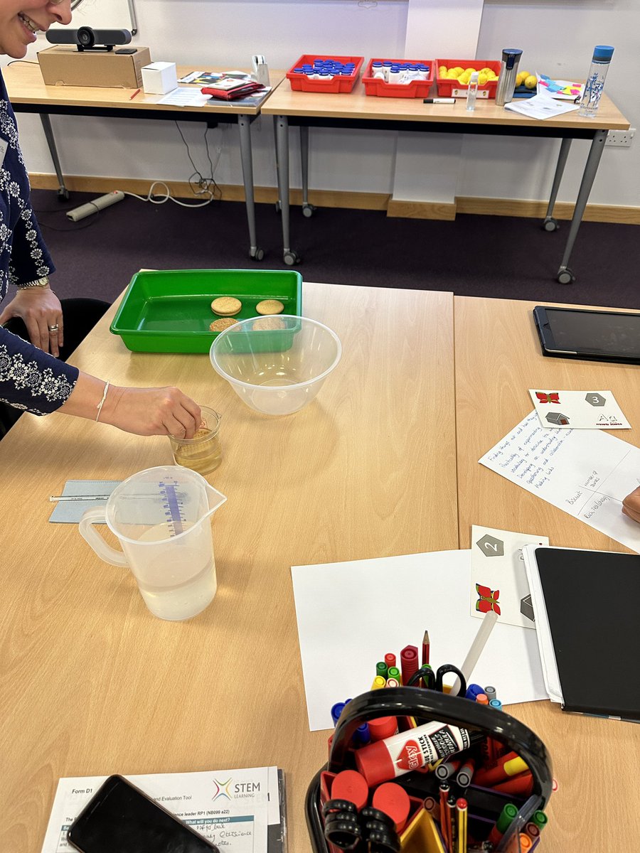 Linden_Science's tweet photo. Which biscuit is the best for dunking? An unexpected result! @STEMLearningUK #ELTScience https://t.co/sYhmuKy4uS