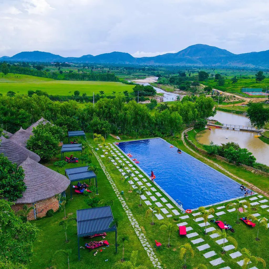TestimonyTours's tweet photo. Almat Farms Abuja 🇳🇬 

A THREAD https://t.co/MuyED1Ytte