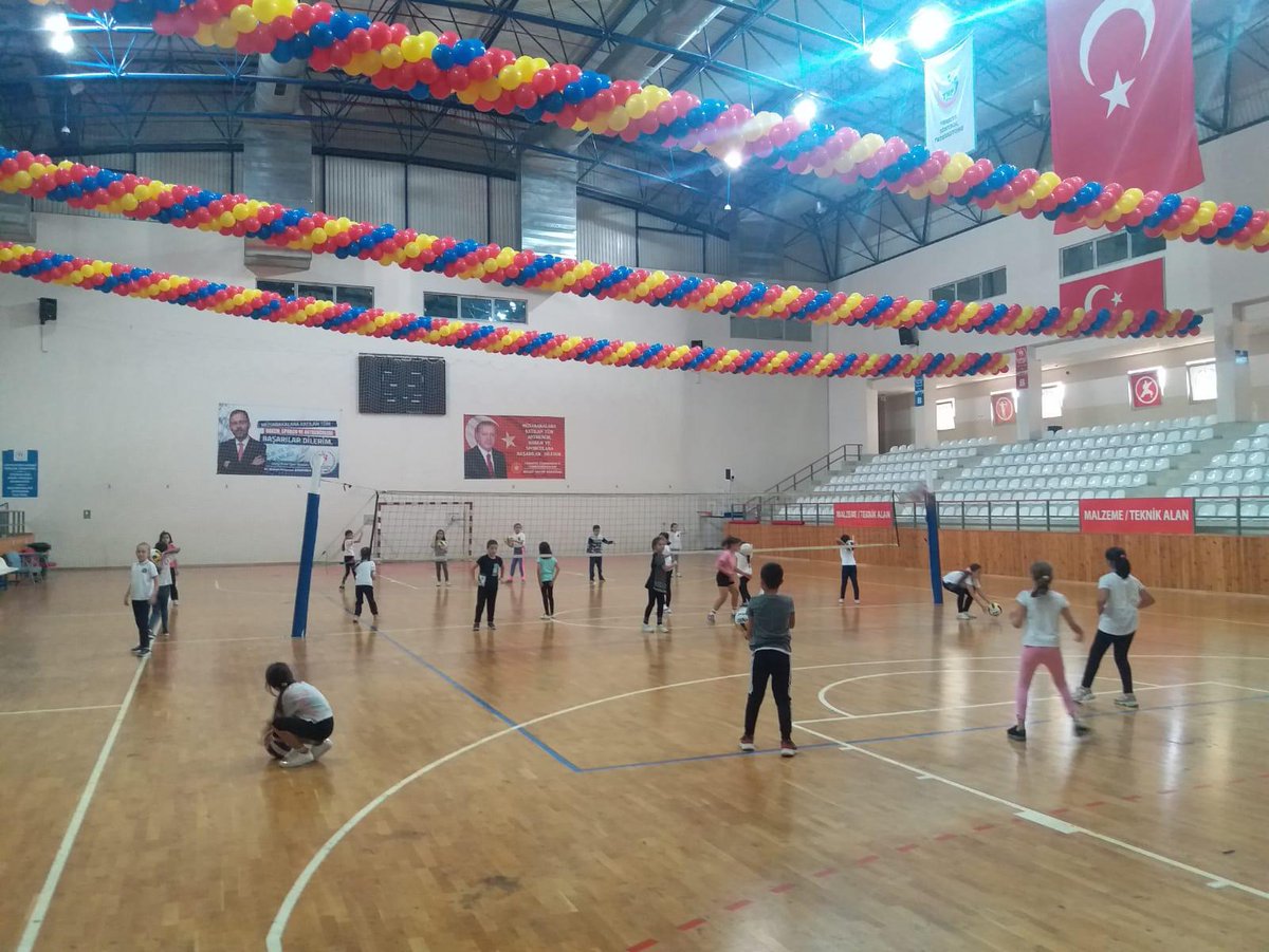 Harika bir başlangıç yapmanız gerekmiyor fakat harika olmak için başlamanız gerekiyor!Voleyboldan futbola,güreşten judoya sizi harika olma yolunda destekleyecek tüm branşlar burada Harika başlangıçlar ve ücretsiz kurslar için adresimiz 📍 Maltepe Gençlik ve Spor İlçe Müdürlüğü