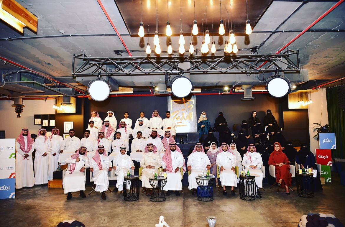 editit_sa's tweet photo. في مبتكرون يُنشئ الطموح ويتحقق.⭐️

سعدنا بلقاء أسرتنا مجدداً في #ملتقى_مبتكرون
كان شرفاً لنا ان نلقاكم مرةً اخرى ليستمر البذل والعطاء، شكراً لعطائكم المتواصل، ممتنين لكم على هذه الفرصه، وتشرفنا بلقاء ضيوف الملتقى وسماع حديثهم، 
وتبادل الخبرات معهم.
@BankAlJazira 
 @TechShopKSA https://t.co/GS4bOTwMJM