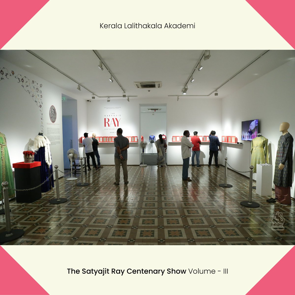 KeralaAkademi's tweet photo. #visitors at ‘The Satyajit Ray Centenary Show (Volume III)’
#satyajitraycentenaryshow #keralalalithakalaakademi #kolkatacentreforcreativity #graphicdesign #worldofray #calligraphy #durbarhall #kochitoday #kochievents #filmposter #artexhibition #visualart https://t.co/vcXQjMi7we