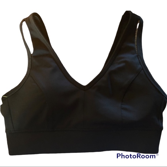 charmed1012's tweet photo. So good I had to share! Check out all the items I'm loving on @Poshmarkapp #poshmark #fashion #style #shopmycloset #allinmotion #columbia #albertocardenali: https://t.co/uWskTFrgOk https://t.co/LBJKCNFdep