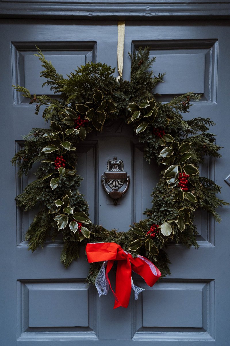Do you want to move into a new property before Christmas?

It's time to get started. Contact your nearest branch and let us support you with your property search.

Find your nearest branch.
cjhole.co.uk/estate-agents-…