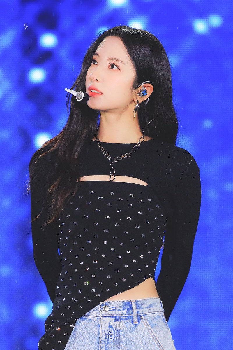 FR_0819's tweet photo. 221009 열린음악회 

#우주소녀 #WJSN #보나 #BONA https://t.co/IapiOO4041