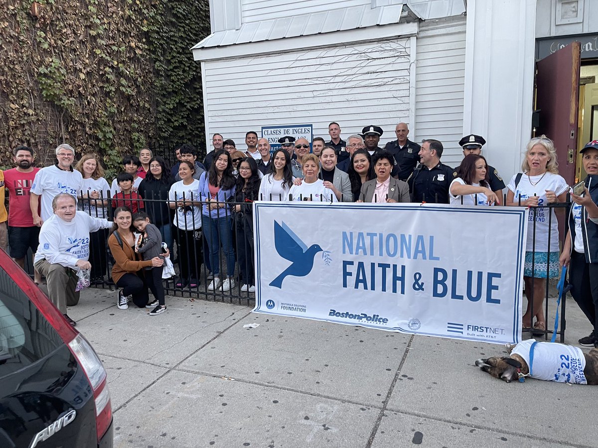 BCEengagement's tweet photo. Some more highlights from @FaithandBlue weekend! #A7 Peace walk, #D4 peace walk & mass @StCeciliaBoston ! #engagementeveryday #CommishCox @bostonpolice we know #commUNITYpolicing 🕊💙👮♂️#policepartnerships https://t.co/HH9JI8nz6b