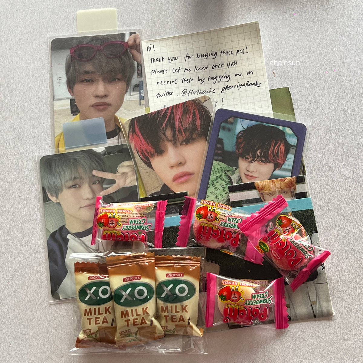chainsuh's tweet photo. ✉️ #ashmails .ᐟ
       from : @flirtbaeks 

i only bought two pcs and the freebies are matching cards yay~ nakauwi si chenle ng safe tysm i really appreciate the sdd hehe 

#arrigathanks https://t.co/olsBYLc50P