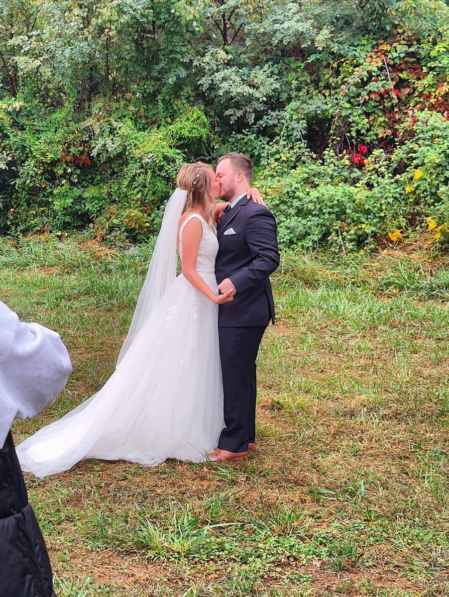 DarkOmnz's tweet photo. What a trip! Went to Gatlinburg, TN to marry my best friend, and we got to hang out with some great friends and @HiddenFangEC members back at home! Thanks for coming to see us @SupportLyfIsBae @BrandonHaag10 @Maendellyn #OnTheHunt https://t.co/K7ym1jYd2O
