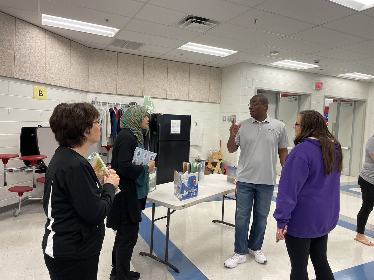 Learning about diverse books to include in our classrooms. <a href="/FCPSRegion1/">FCPS Region 1</a> <a href="/FCPSEquity/">Fairfax Schools Equity and Cultural Responsiveness</a>