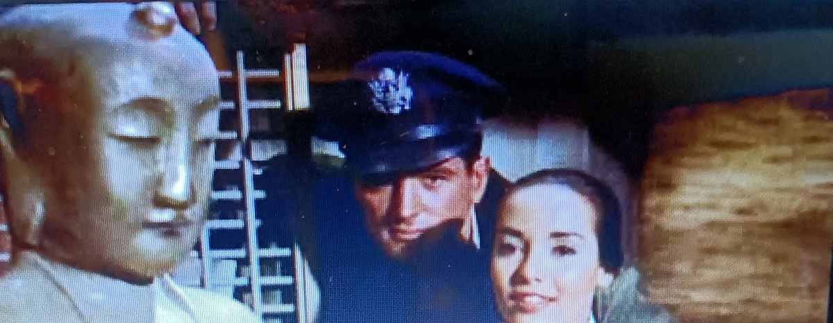 MarianaMundi's tweet photo. #HimnoDeBatalla (#BattleHimn
El coronel Dean Hess
#RockHudson
accidentalmente bombardea
un orfanato y mata a 37 niños
Sufre una crisis de conciencia
y se mete a sacerdote,
pero se da cuenta que no
puede continuar como sacerdote
debido a la abrumadora culpa
que todavia siente https://t.co/PJXoBUQDTp