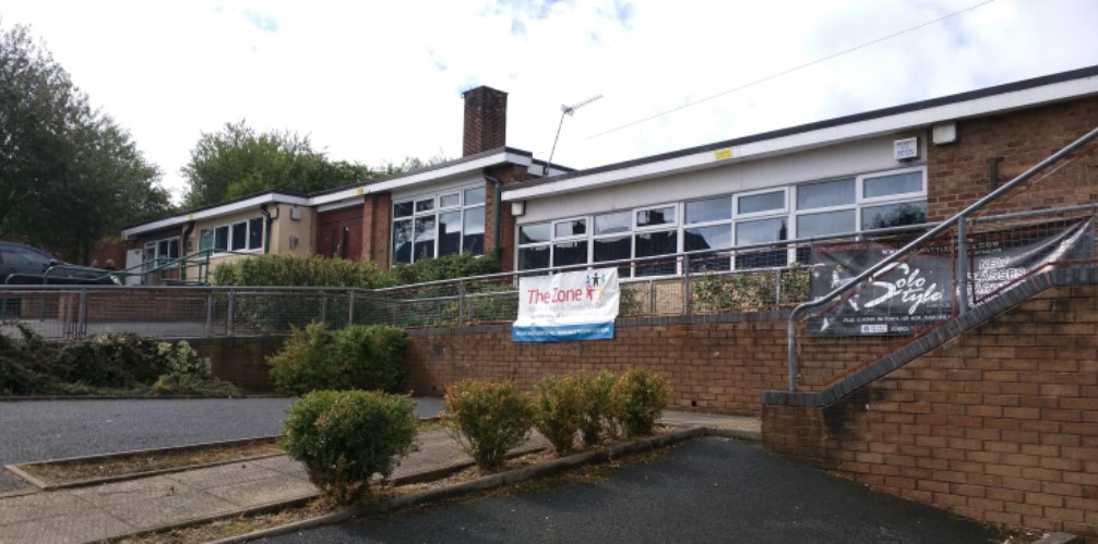 community_cast's tweet photo. Continuing our travels across the Staffordshire Moorlands β° today took Cath Ralph and @community_cast to @byczone in Biddulph, as we continued engaging with communities on #art and #culture for the #Outsideproject with @SupportStaffs and @BArtsStoke π£ππ¨πβ€ https://t.co/OxqelgPNWZ