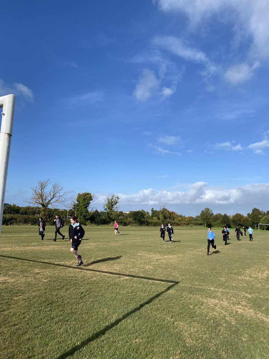 miss_balfe's tweet photo. Running club🏃🏻‍♀️🏃🏻🏃‍♂️ @Kingswoodcc16 @OideRachel https://t.co/uYbXWBuHAY