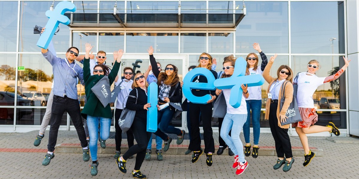 Flexintl's tweet photo. On #WorldMentalHealthDay2022, we reflect on the importance of supporting mental health. In 2021, we ensured 100% of employees had access to emotional/mental health programs, spanning employee assistance programs, online resources, training &amp; more. https://t.co/VyWoKT96xQ https://t.co/FOeVnlJetM