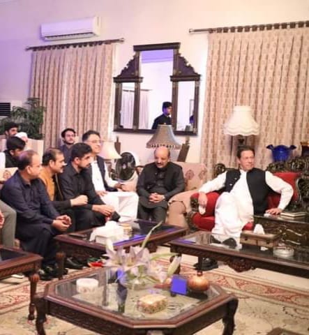 MehrenPTI's tweet photo. راناثناءاللہ کے قریبی ساتھی
فیصل آباد سے سیاسی و سماجی تاجرشوکت علی رانا اور ان کے بھائی شفاعت علی رانا اور انکی تمام فیملی نے ن لیگ کو چھوڑ کر پی ٹی آئی جوائن کرلی اوراس موقع پرجنرل سیکٹری فیصل آباد حسن نیازی 
 فرخ حبیب فیض اللہ کموکاشیخ خرم شکیل شاہد  ودیگر بھی موجود تھے ۔ https://t.co/3yQjaes9uW