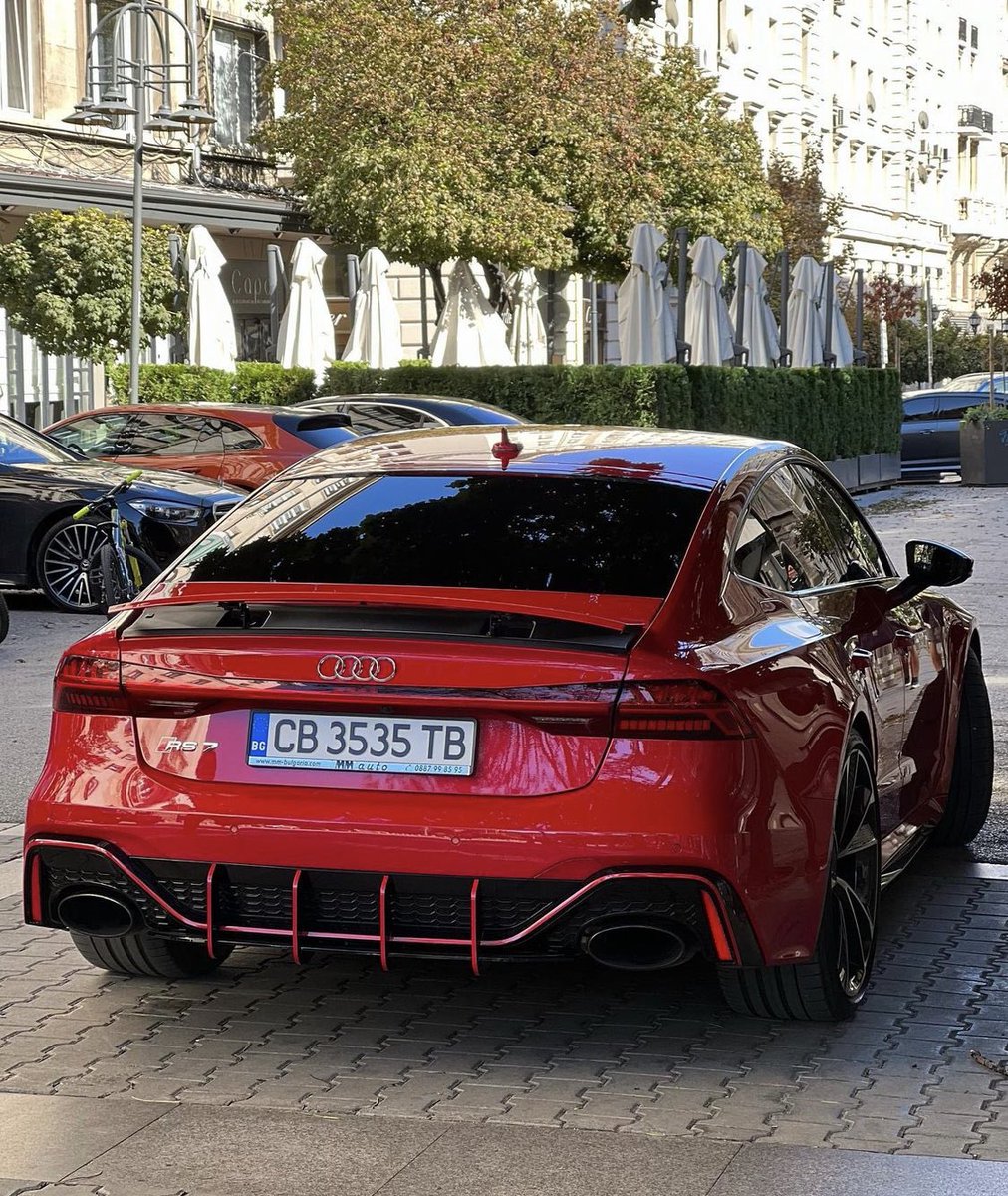 FastCarsWorld's tweet photo. Audi RS7 🍑 https://t.co/EckaT23cMn