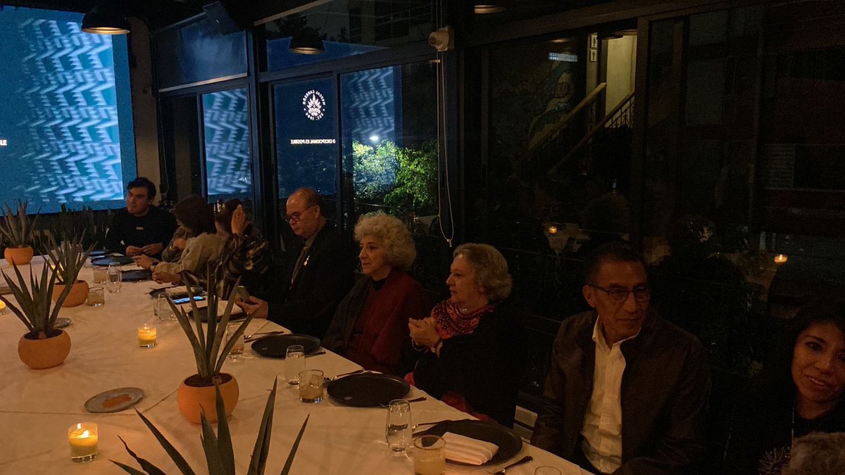 mujeres_mezcal's tweet photo. La trilogía de sabores de las premiadas etiquetas artesanales de @mezcalcarreno en el Restaurante SS92, Shakespeare 92 en Polanco CDMX. 
San Francisco World Spirits Competition, Concurso Mundial de Bruselas, PrEmios Agavit Guía Mezcalier. https://t.co/wCYZaXeMqw