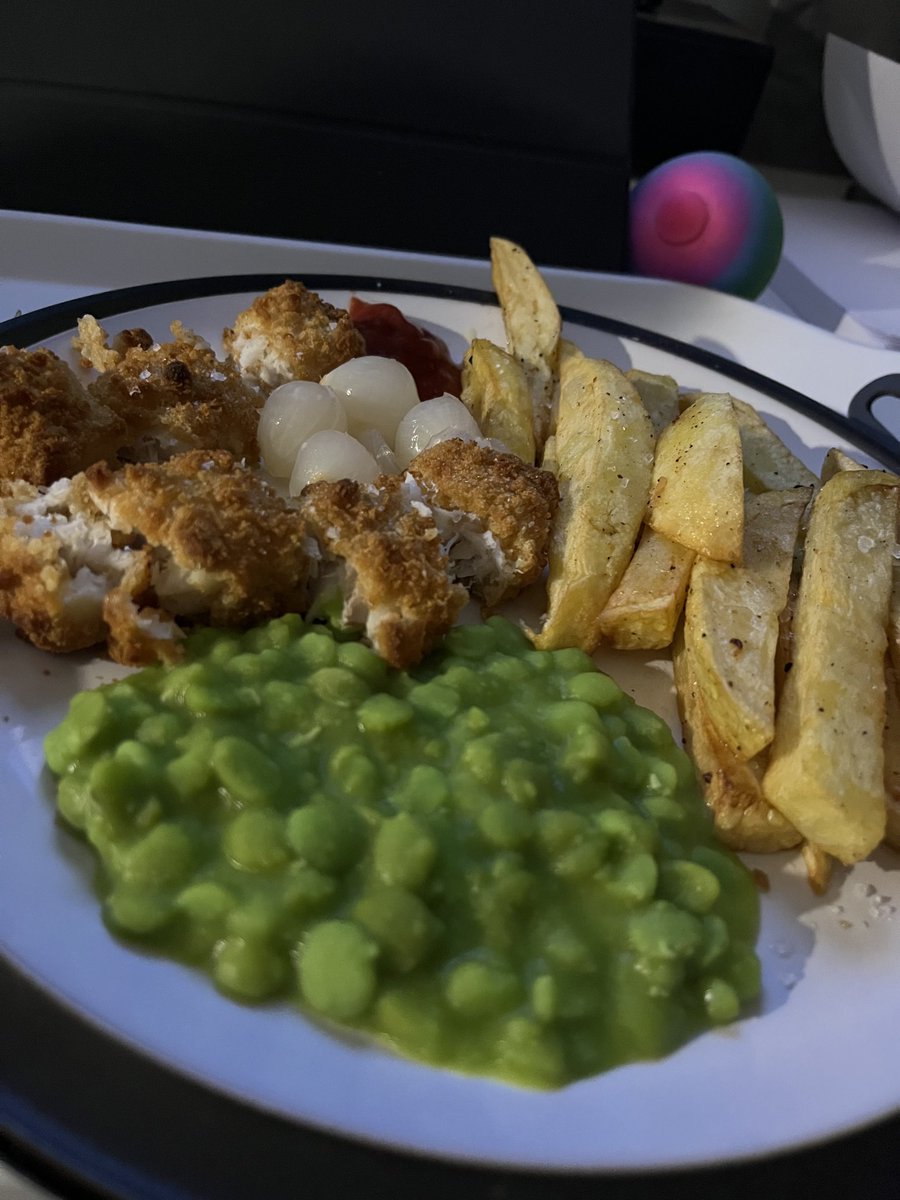 BlokeOnWheels's tweet photo. Tonight’s tea, featuring #ProperChips https://t.co/az7e8RTCCj