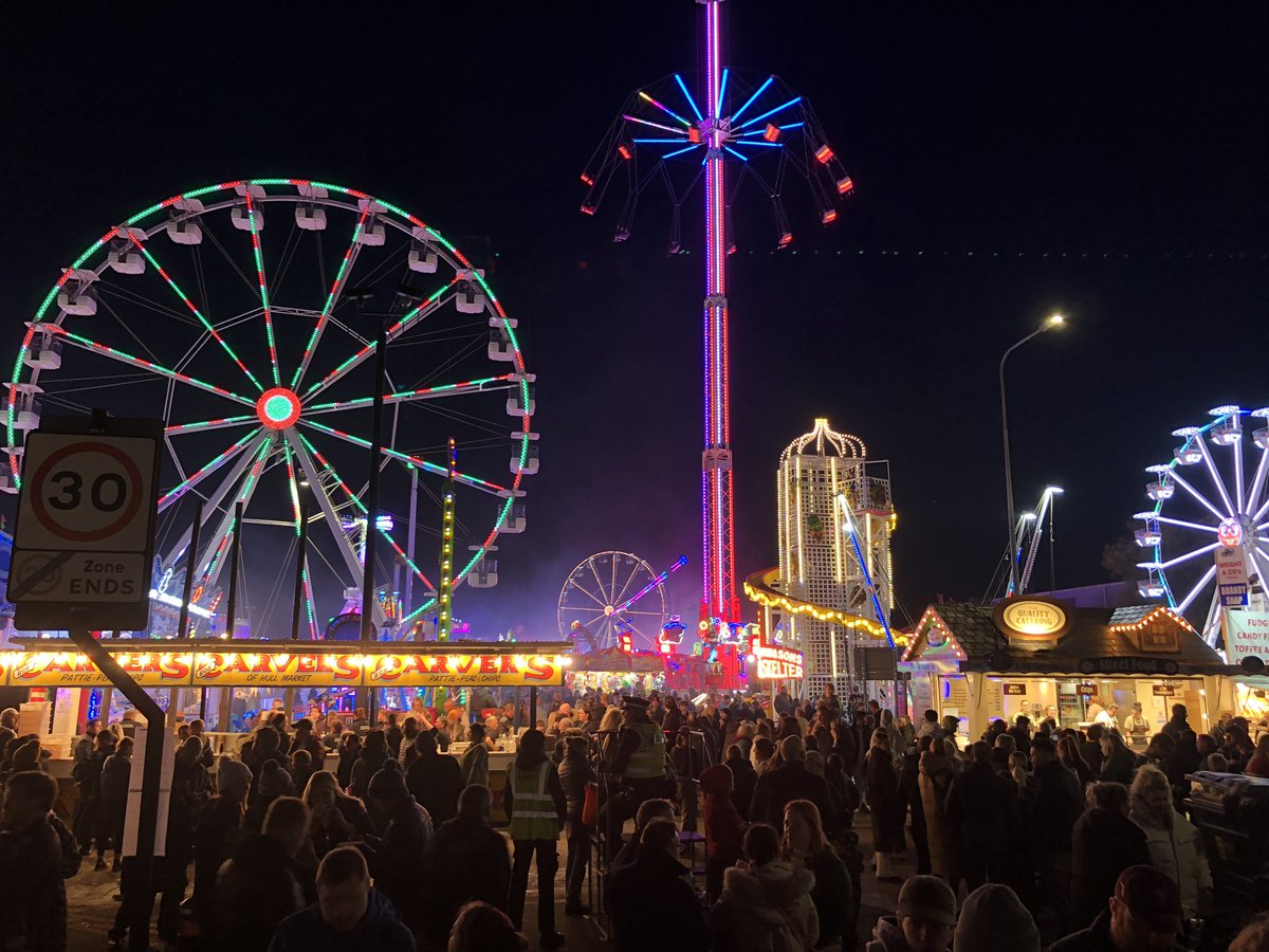 med54uk's tweet photo. Day 3 @HullFairHQ #volunteering with @stjohnambulance to keep people safe whilst enjoying the thrills and spills of the fair. Pleased to be visited by @erhighsheriff  #mysjaday https://t.co/Qtx33zeDdb