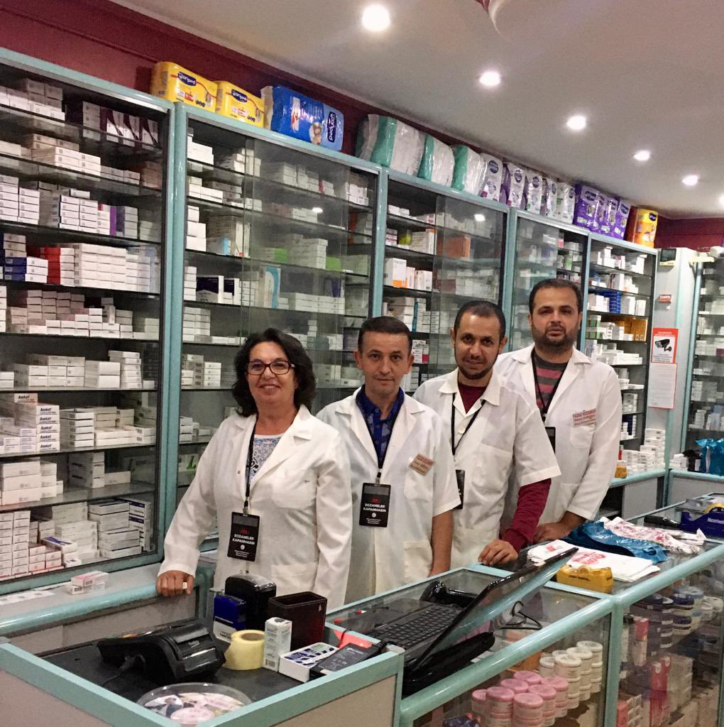 Önlüklerimiz Kararmadan
Eczanelerimiz Kapanmadan
Biz Eczacılar Hakkımız olanı istiyoruz!
Eczanelerimiz Yaşasın !
#EczacıyaHakEttiğiDeğerVerilmelidir