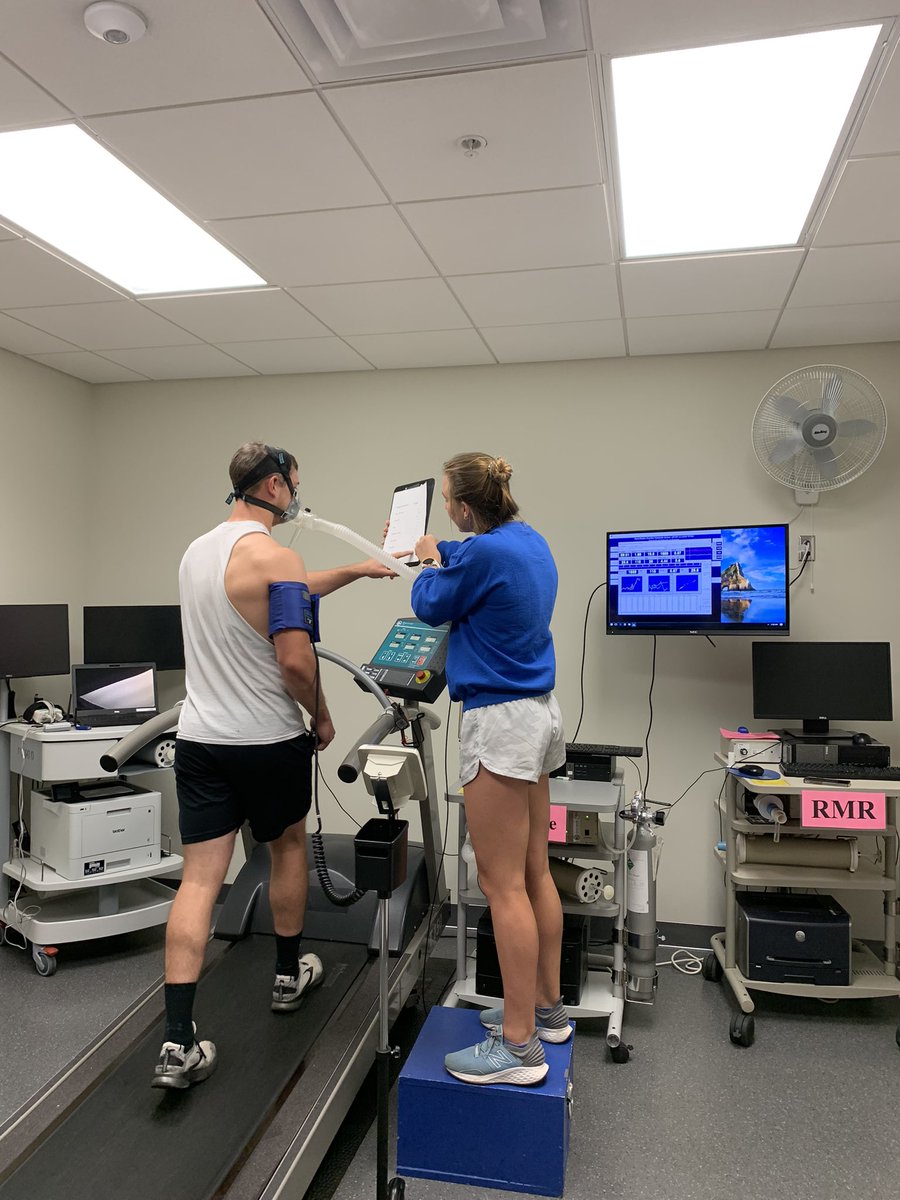 unkesc's tweet photo. What’s going on in Fitness Testing? 🤔 

Over the past few weeks, we have practiced numerous sub-max and max graded exercise tests to assess 🫀🫁 endurance! 🚴 ➡️🚶‍♂️➡️ 🏃🏻‍♀️ 

From a friendly introduction 😊 🤝🏼 and thorough health history 📁, 

👇🏼(continued in comments) https://t.co/Ttjxe0TD9i