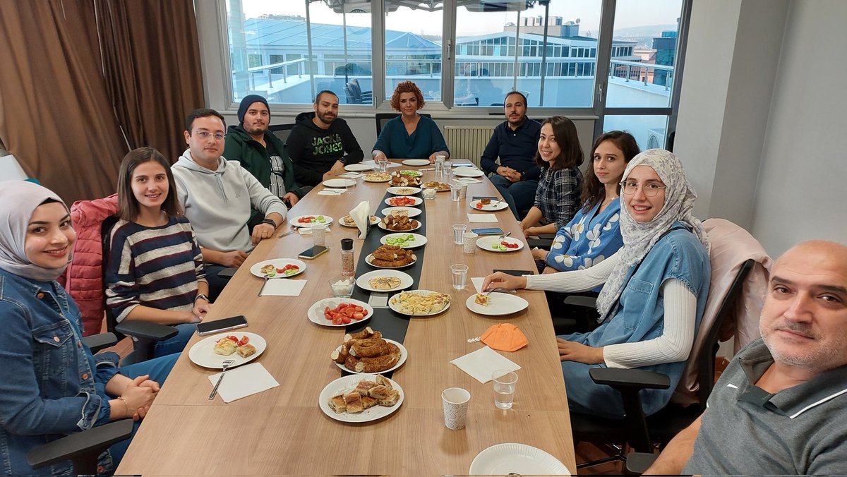 #ArtıkHekimsenVar
Ankara Etlik Şehir Hastanesine taşınma sürecini Dışkapı Eah, Sami Ulus Eah, Onkoloji Eah asistan ve hocalarından dinledik. Hekimsen avukatımızdan hukuki çözümlerle ilgili destek aldık. Dilekçelerimiz ve stratejilerimiz hazır. Eylem planımız cebimizde.