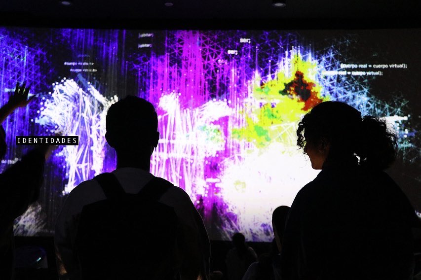 JorgeBandera15's tweet photo. IDENTIDADES, instalación interactiva en @voltajesalon 2022 ⚡️
Instalación hecha con @1null1

#art #interactive #realtime #kinect #generative #creativecoding #programming #code https://t.co/KdM6iiypST