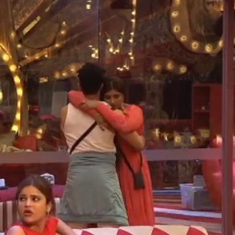 lifedipika's tweet photo. is i am the only one who is obsessed with them
#NIMSHIV #SHIVNIM #SHIVRIT 
@NimritAhluwalia 
 #NimritKaurAhluwalia #ShivThakre #BB16 #BiggBoss16 https://t.co/owfCzjgWAP