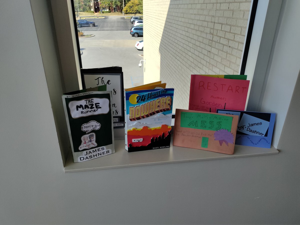 SpanglerCCLS's tweet photo. Seventh grade pop-up book reports. https://t.co/zLAmlHUwaP