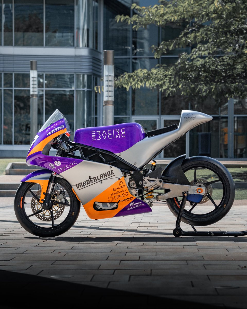 eracingetseib's tweet photo. A few weeks ago we presented our new livery for the upcoming season and it was a fantastic event! 

Now we are focused on some design and manufacturing work, but another event is on the horizon this weekend. More info soon...⚡👀 https://t.co/fepfJBaCeP