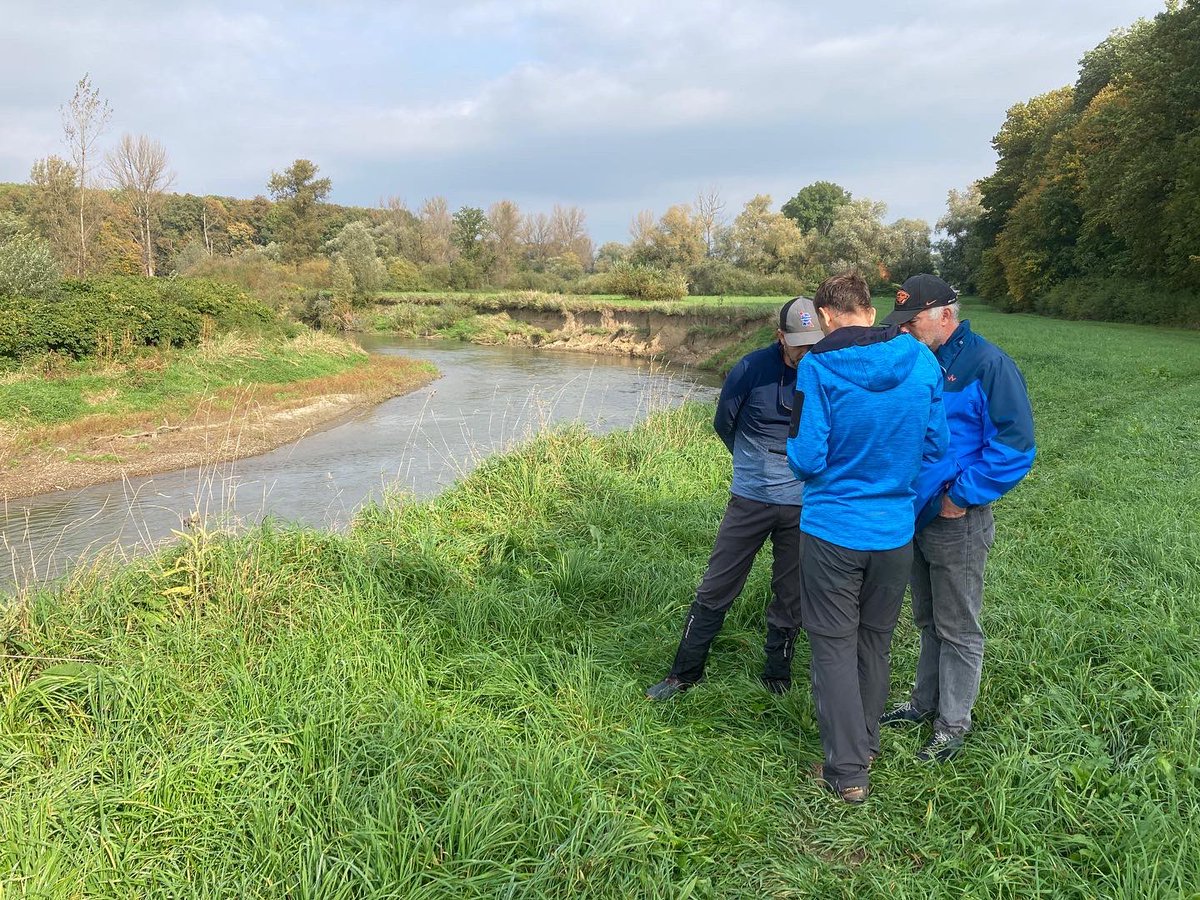 VSkarpich's tweet photo. On Saturday, we showed our river research sites (Odra R. where we are monitoring LWD and Morávka R. where long story of channel development had analysed) to Hervé Piégay from @ENSdeLyon and Joe Wheaton @fluvialwheaton from @CNRUSU.

@Fyz_geografieOU @Prf_Ostravska @Ostravska_Uni https://t.co/Ye2ueLhOJV