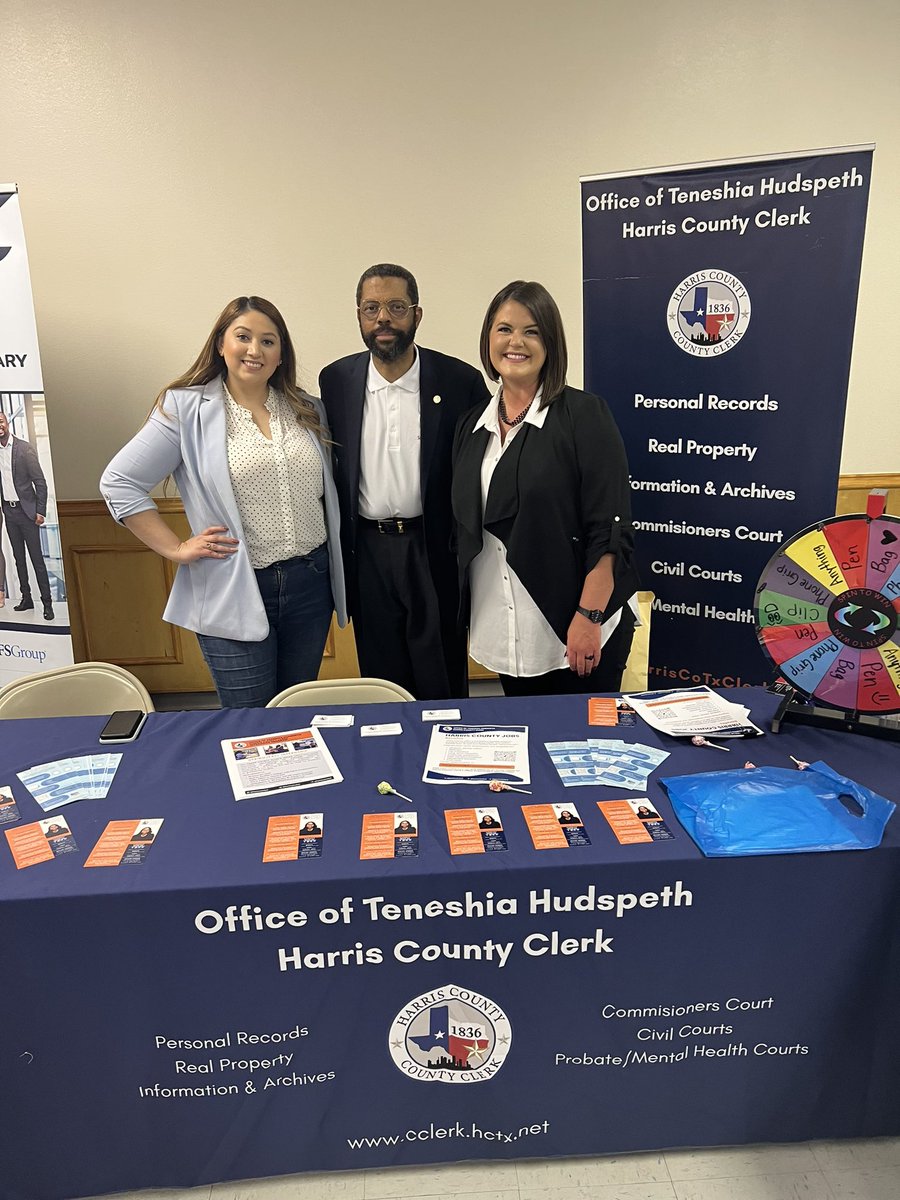 TeneshiaforHC's tweet photo. Team #HCCO @harriscotxclerk joined Senator @BorrisLMiles #Sunnyside Job Fair last week. The turnout was incredible. We thank you and your team Senator @CamilleLasin. #ServiceTogether #Jobfair #Community #GetHarrisCountyBacktowork https://t.co/EA2cywshFW
