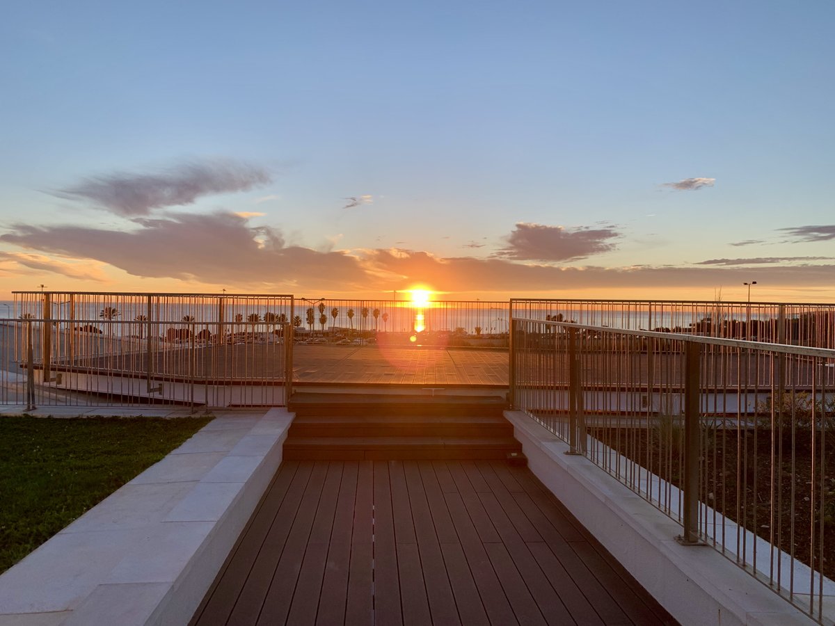 Hey #ISTwitter, <a href="/NovaSBE/">NovaSBE</a> is looking for a Professor in MIS/ Business Analytics (open rank). If you do research in AI, digitization, or a related topic, please consider applying: novasbe.unl.pt/Portals/0/Posi… 

This could be view from your office: