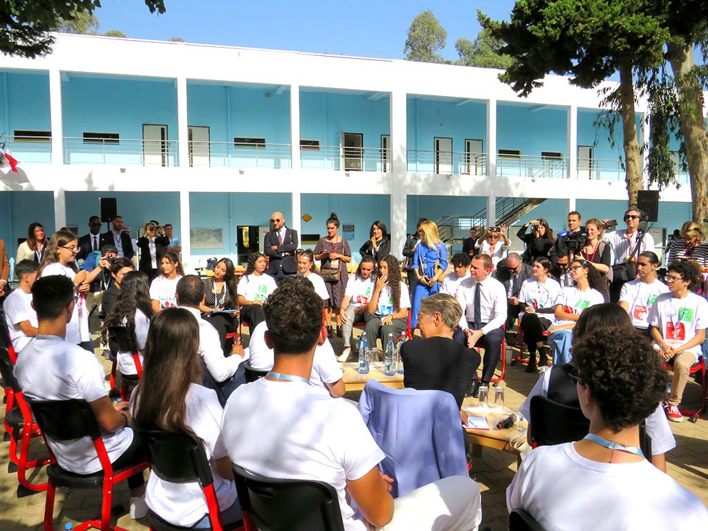 PapNdiaye's tweet photo. Très heureux de constater que les valeurs de la République d’ouverture et de tolérance sont transmises partout dans le monde à travers l’enseignement français. Merci à la Petite École d’Hydra et au Lycée international Alexandre Dumas d’Alger pour ces échanges ! https://t.co/lIfpyodkxp