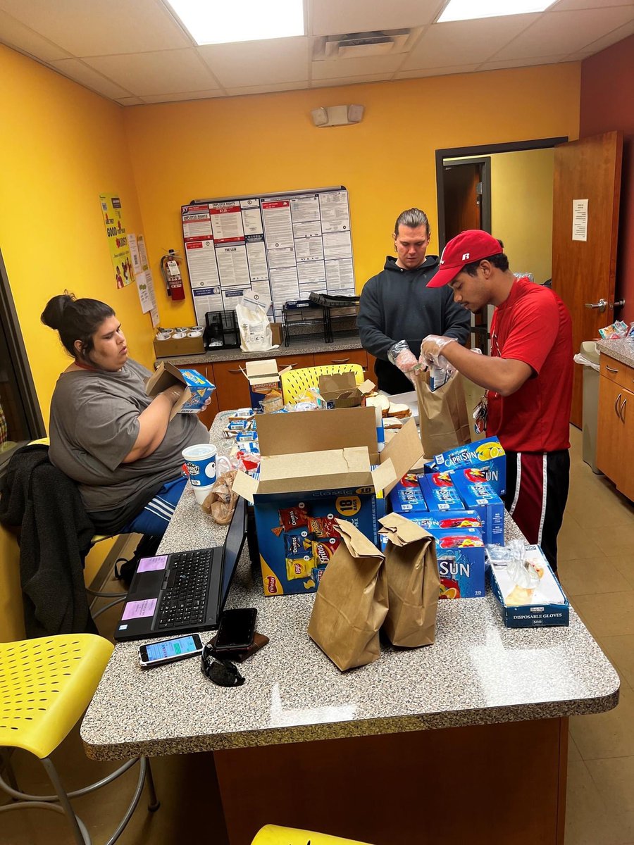 This weekend members of the Louisville Youth Action Board prepared 50 lunches to deliver to people in our community experiencing homelessness - they passed out lunches, offered words of encouragement, & recruited potential new members for YAB! 💜 #lovethehome #communityoutreach