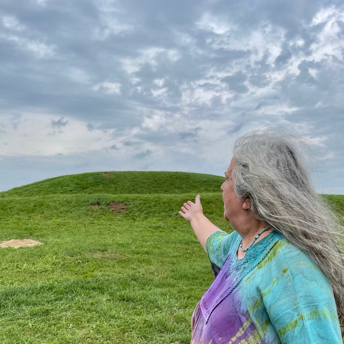 Selena_Fox's tweet photo. Honoring Ancient Peoples &amp; their Sacred Sites, such as this Great Mound at #Aztalan State Park in Wisconsin USA. Today is #IndigenousPeoplesDay https://t.co/5IMe2kUUk5 https://t.co/jTFXsI1Aq1